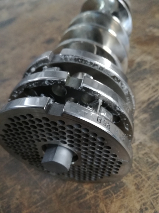 puziunger3sajbe2nozafasirkazameso2_Mala