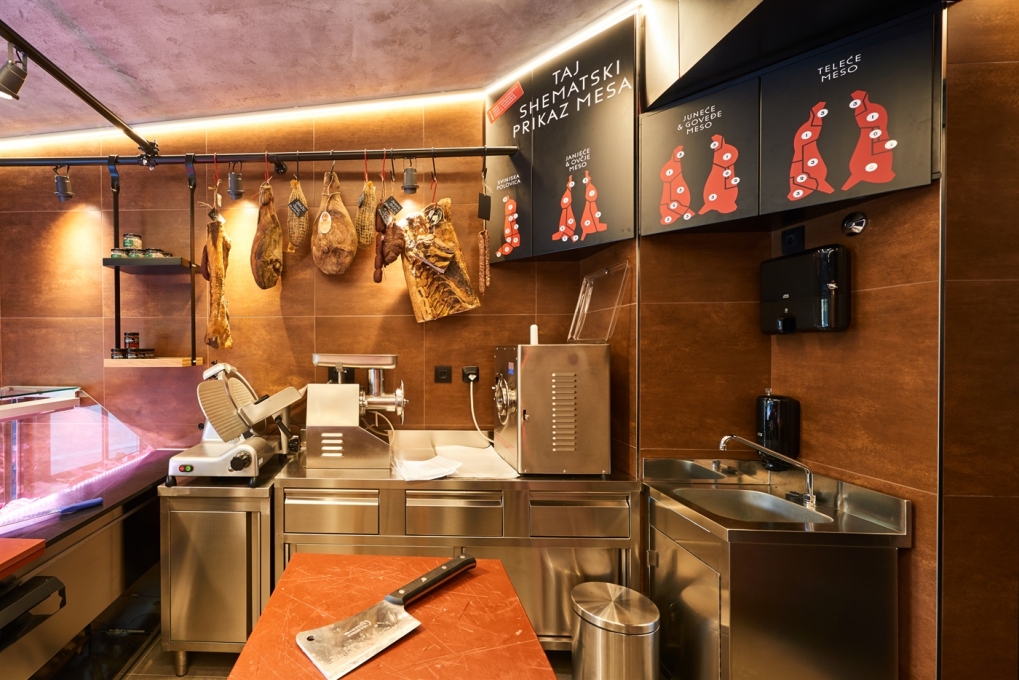 Masinazamljevenemesastolzamesnicepanj