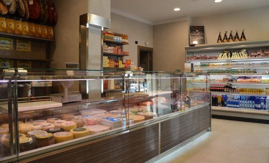 rashladnevitrinezasuhomesnateproizvodesirevemljecneproiz_002